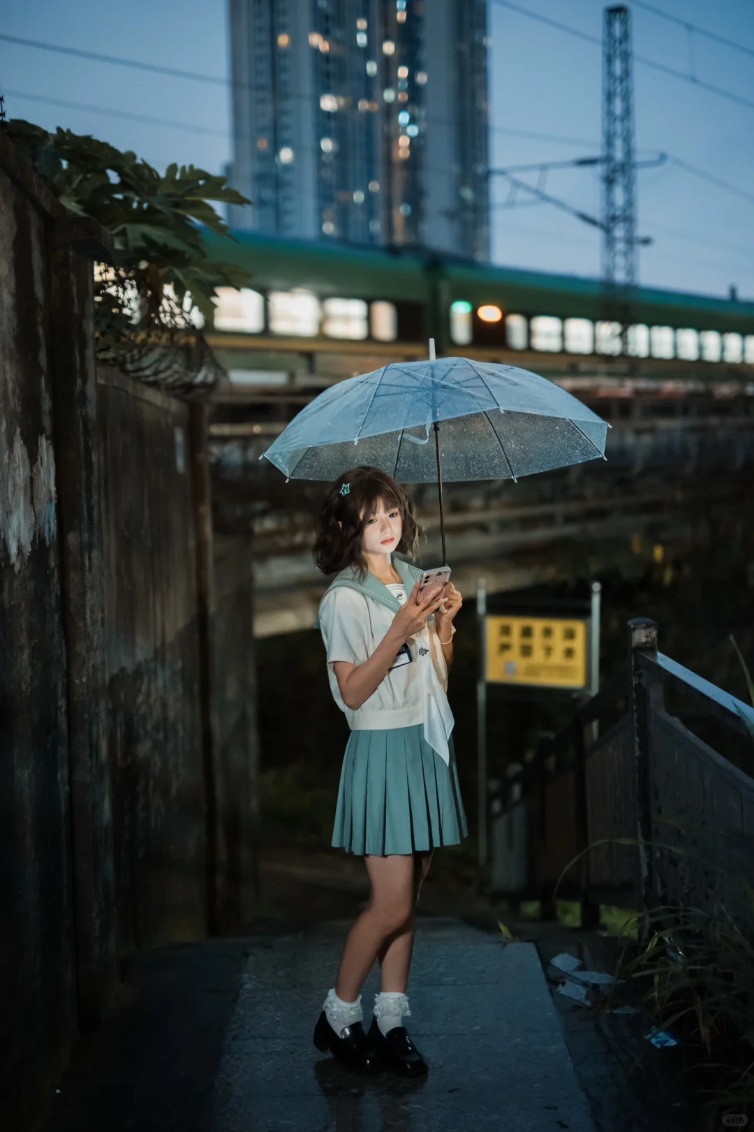 那场不停止的雨 在列车的尽头