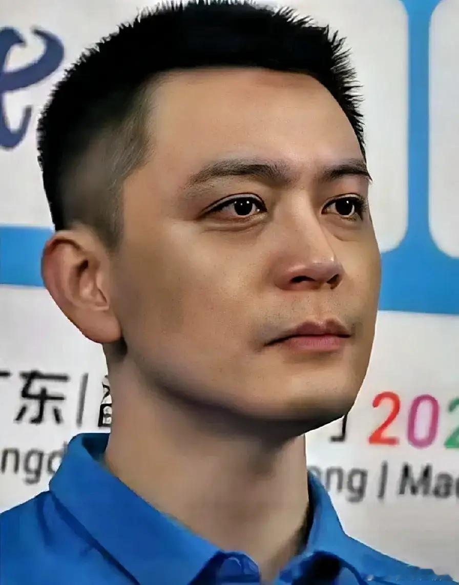 辽宁输广东这场球，看得人心里跟刀绞似的。说什么“伤害性不大，侮辱性极强”——这根