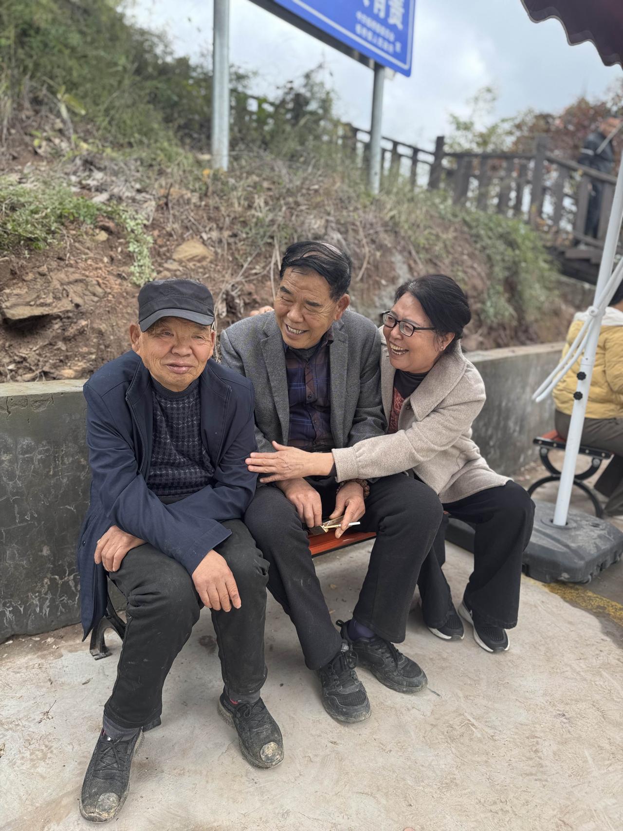 还是有钱比较幸福！儿女都有自己的工作和家庭，顾不上很周到的照顾自己的老人，尤其是