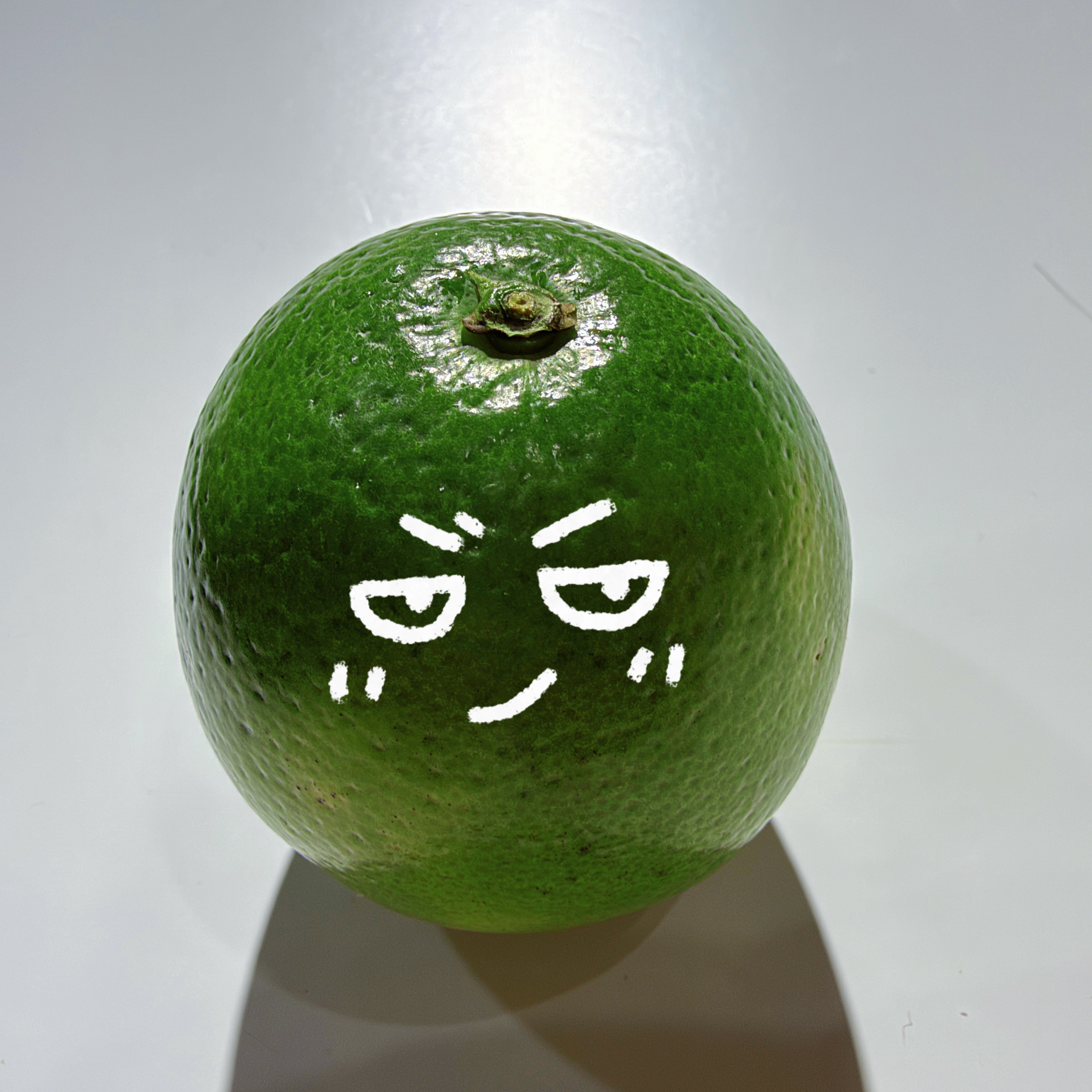云栖大会霸王茶姬到我正好卖断货了，店员小姐姐送了我她自己带来的橙子～真开心，所以