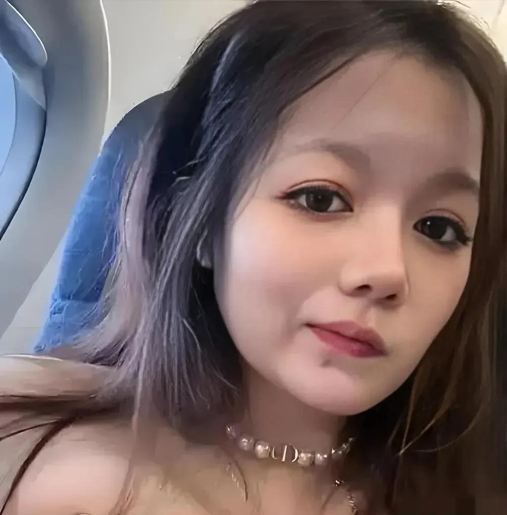 董小姐未婚先孕事件已闹得人尽皆知，就连带她家族也是让国人一清二楚，没想到，人家家