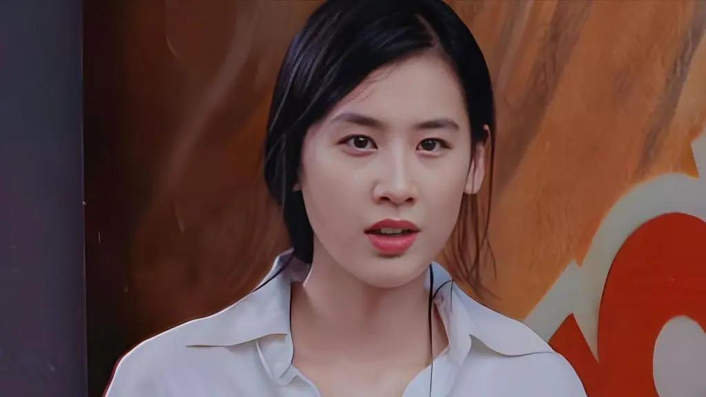 当各位“星女郎”在为周星驰的新电影摇旗呐喊的时候。很多人在想新世纪第一位也是最?