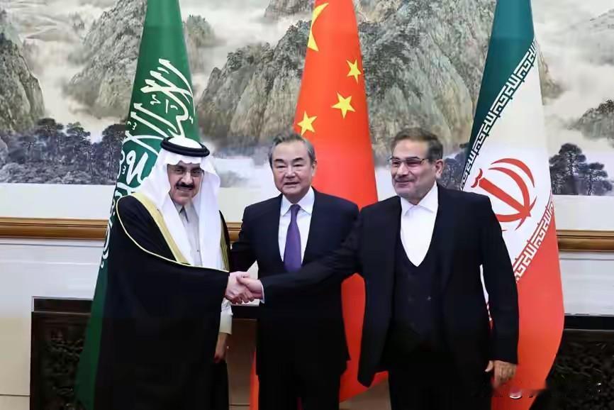 伊朗找上中俄当“新裁判”，中俄会接盘吗？

美伊谈判再度碰壁，局势僵持不下。关键