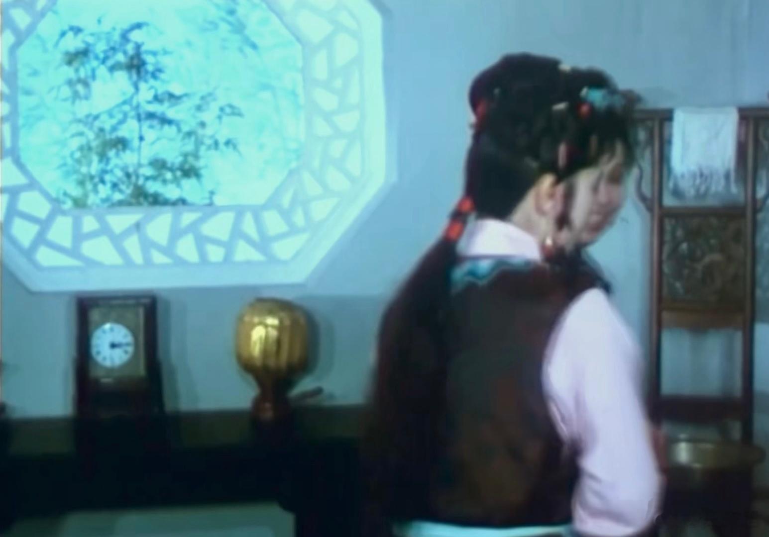 鸳鸯屋里的手罩（手照子）故宫有实物用法见图四 ​​​