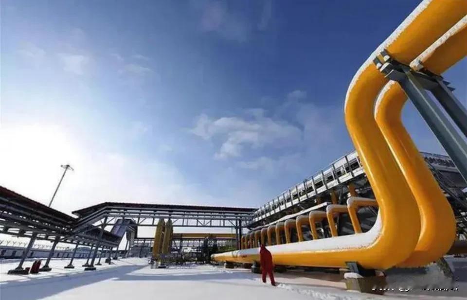 俄气称，11月6日，通过乌克兰往欧洲输气是4210万立方米/日，该方向主要到匈牙