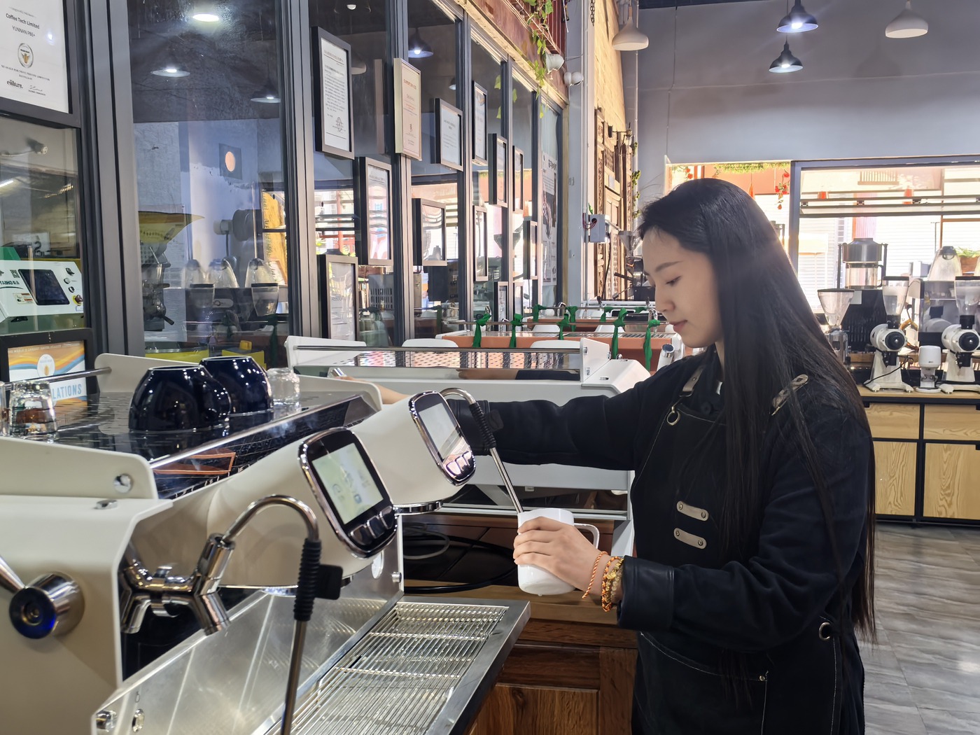 逃离城市，我在普洱当“咖啡师”