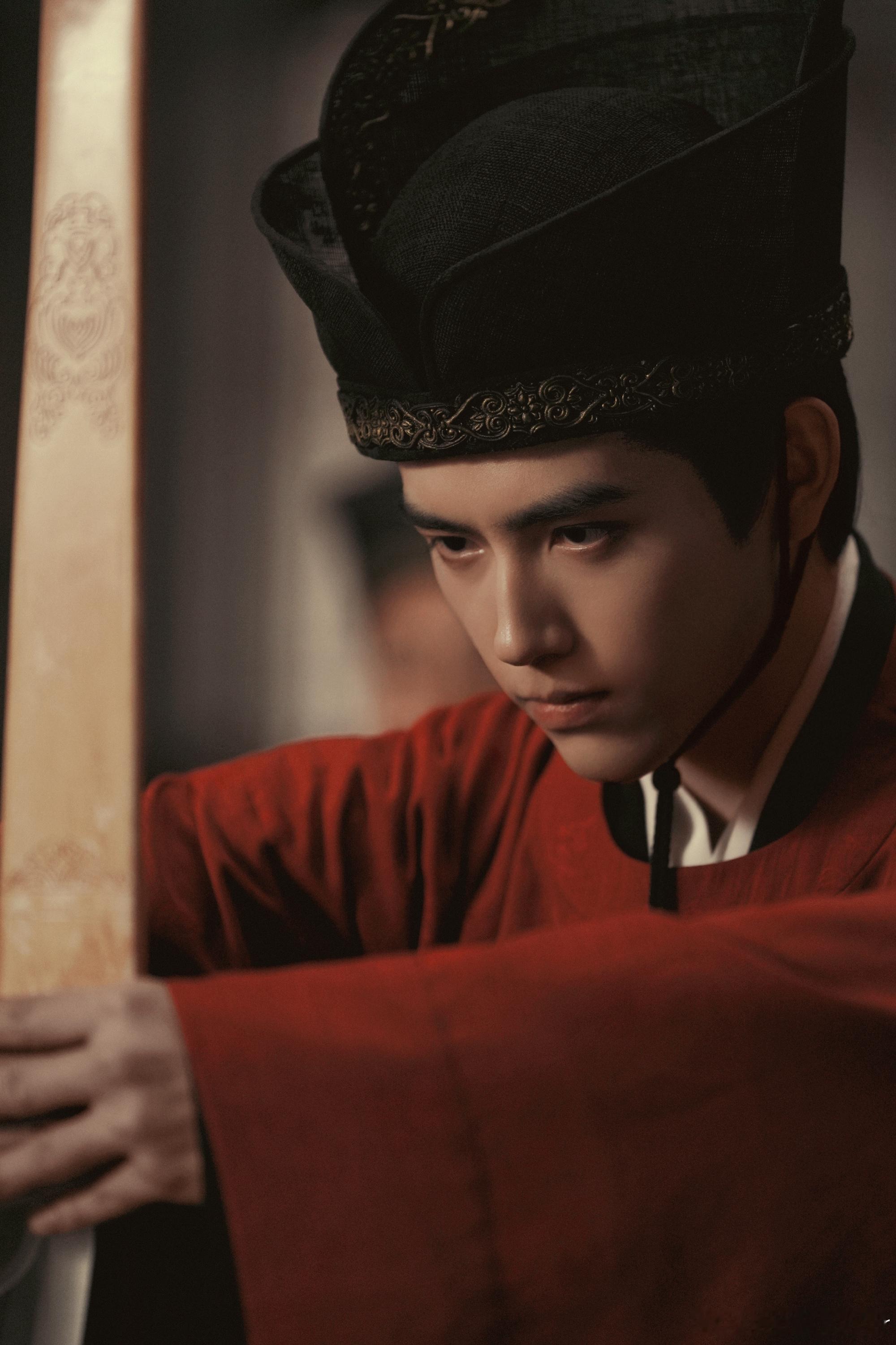 陈飞宇致所有喜欢白日提灯和段胥的朋友们的收官文，看的很感慨，他真的很爱自己的每一