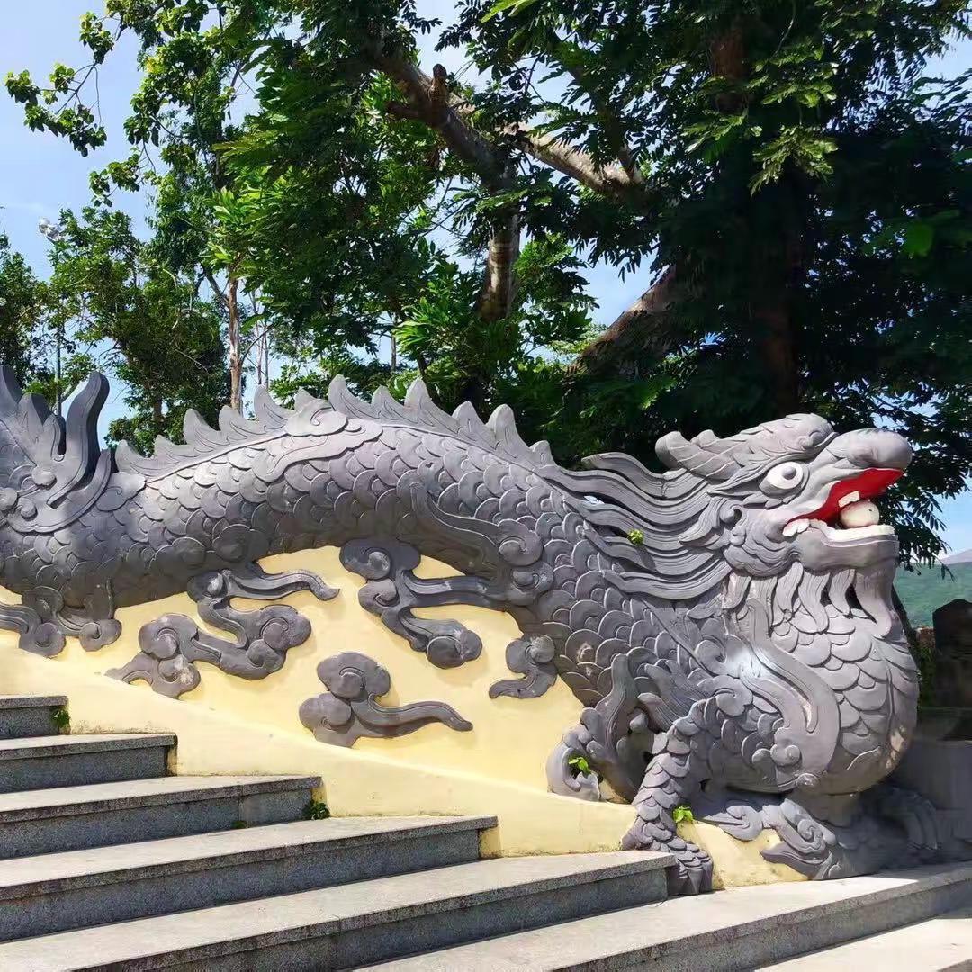 人生这条路，本来就不能勉强，看透就是放开，看不透就是固执…