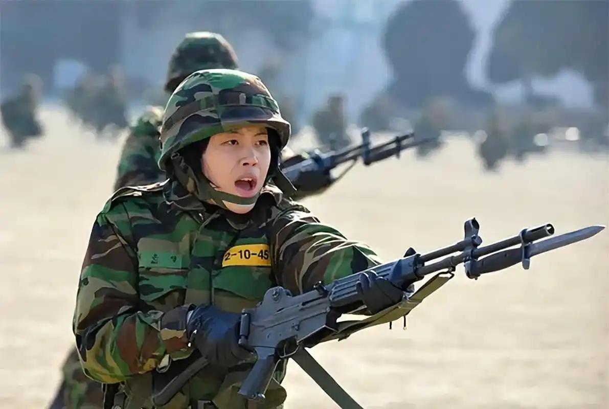 韩国女权这回真碰上硬茬了，“男女平等”四个字，终于被推到了最难回答的关口。
 