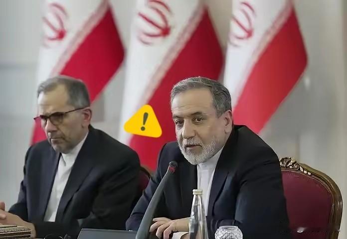 硬刚！
伊朗1500艘快艇锁死美军航母，外交示弱竟是烟雾弹。谁也没想到，美国三航