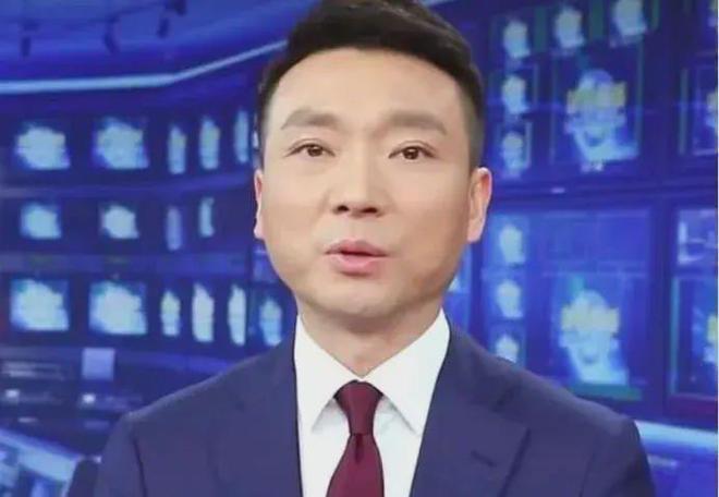 [微风]2000年结婚后，身为独子的康辉坚持当丁克。母亲哀求：“给我们生个孙子吧