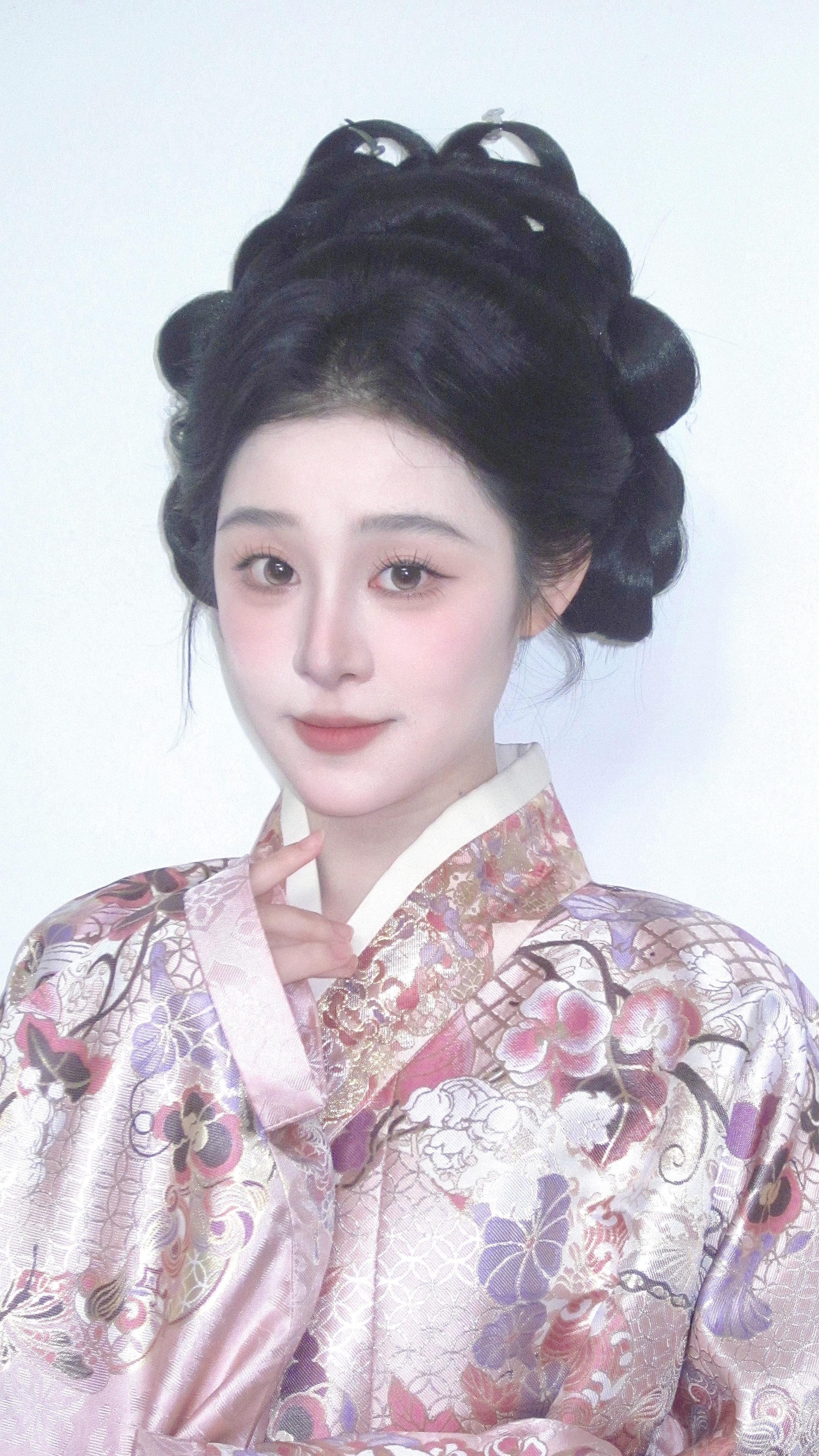 左划帮我戴上饰品～