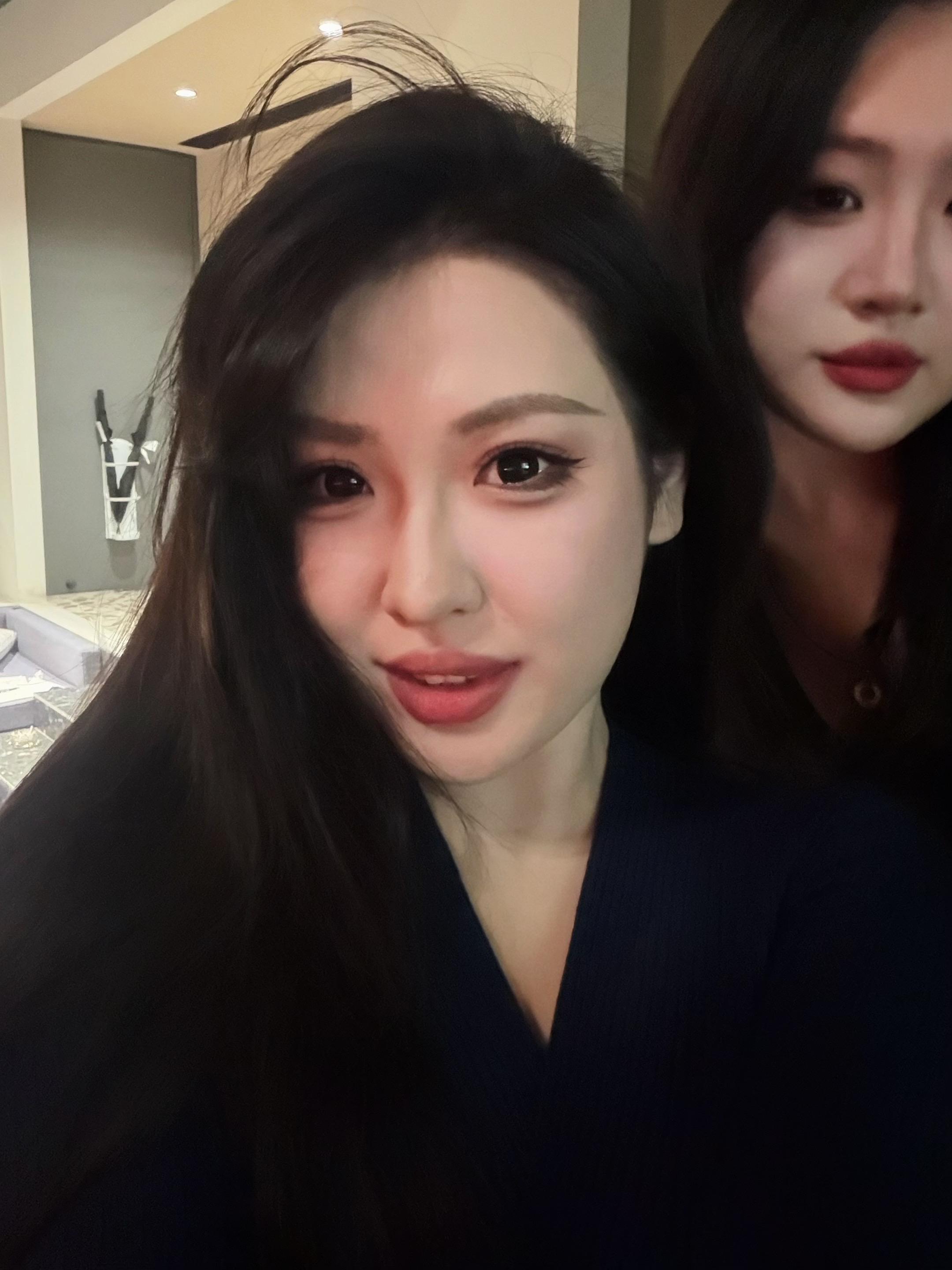 给你时间和金钱的人 他就最爱你 感情有什么好讲的