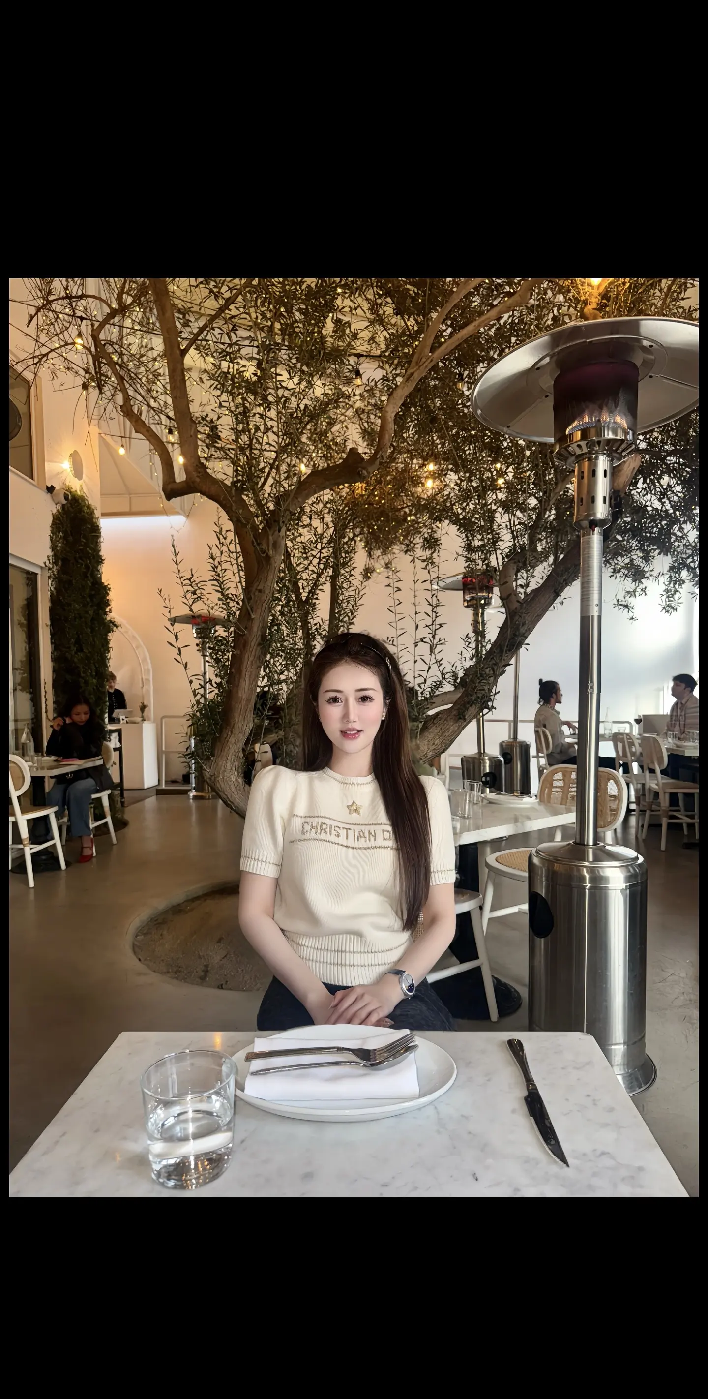 日子久了见人多了，我更感受到，那种身上自带稳定与秩序感的人，是最吸引我...