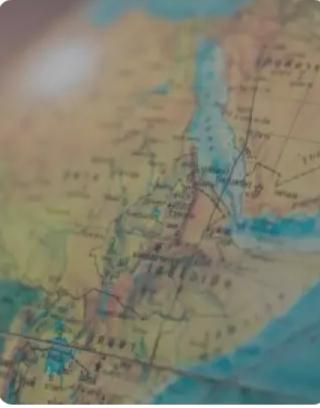 郑和第三次下西洋
永乐七年的秋风，吹皱了长江口层层叠叠的浪花，也吹动了大明王朝那