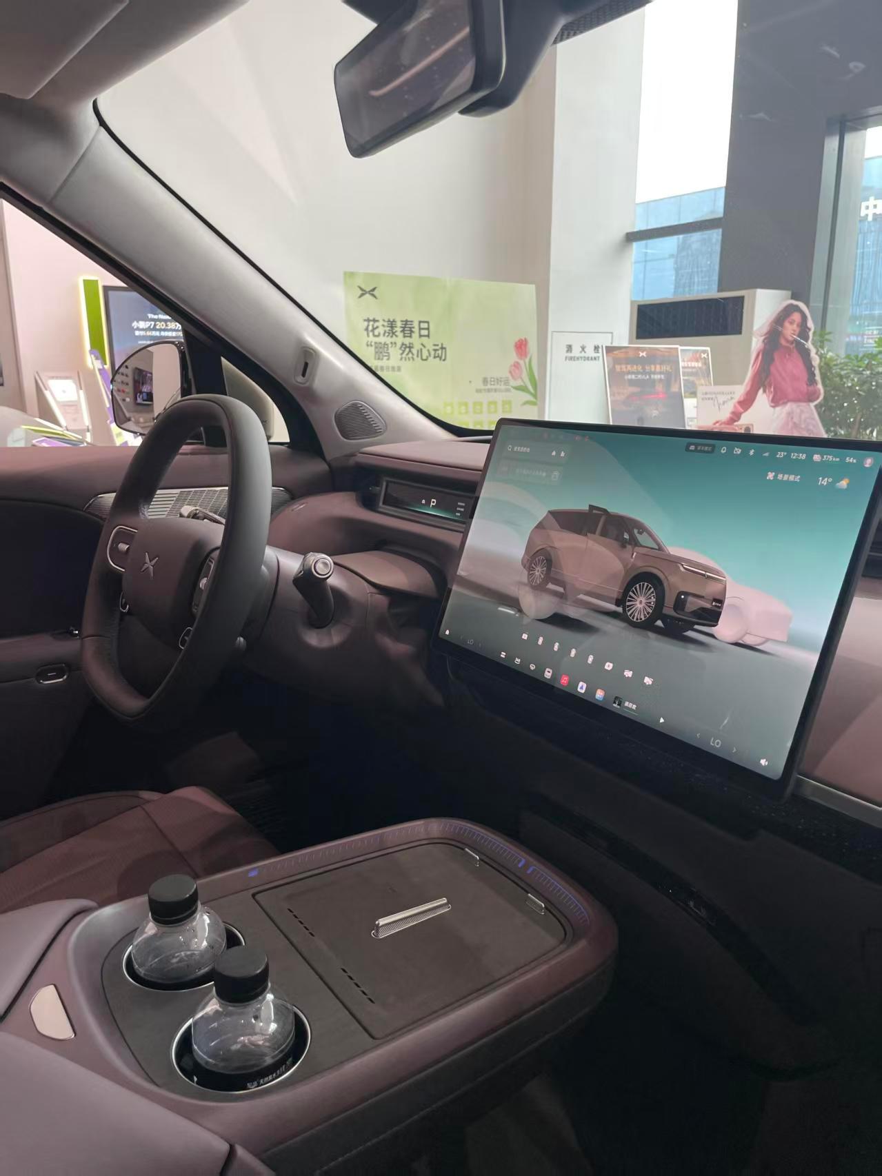 全系图灵AI芯片最高2250TOPS，首搭第二代VLA物理世界大模型，智驾决策更