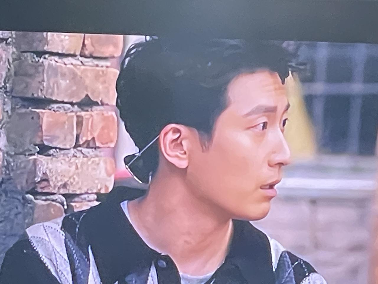 戏比天大？戏比天大就是个悖论！戏就是戏，怎么可能比天大？按照这个理论和逻辑，为了