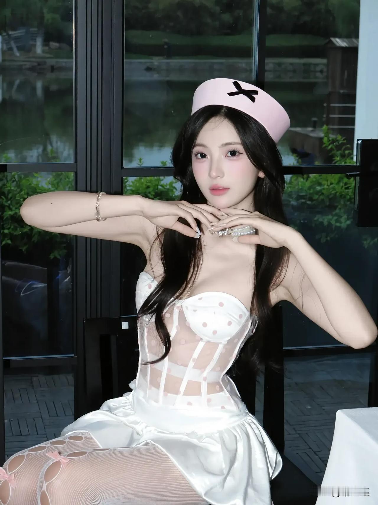 甜美少女风，粉色护士帽，清新自然，少女心满满！