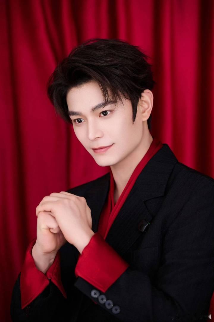 哇哦，丁禹兮 春晚有开场，零点节目，难忘今宵！从头到尾都有兮兮，期待值拉到顶