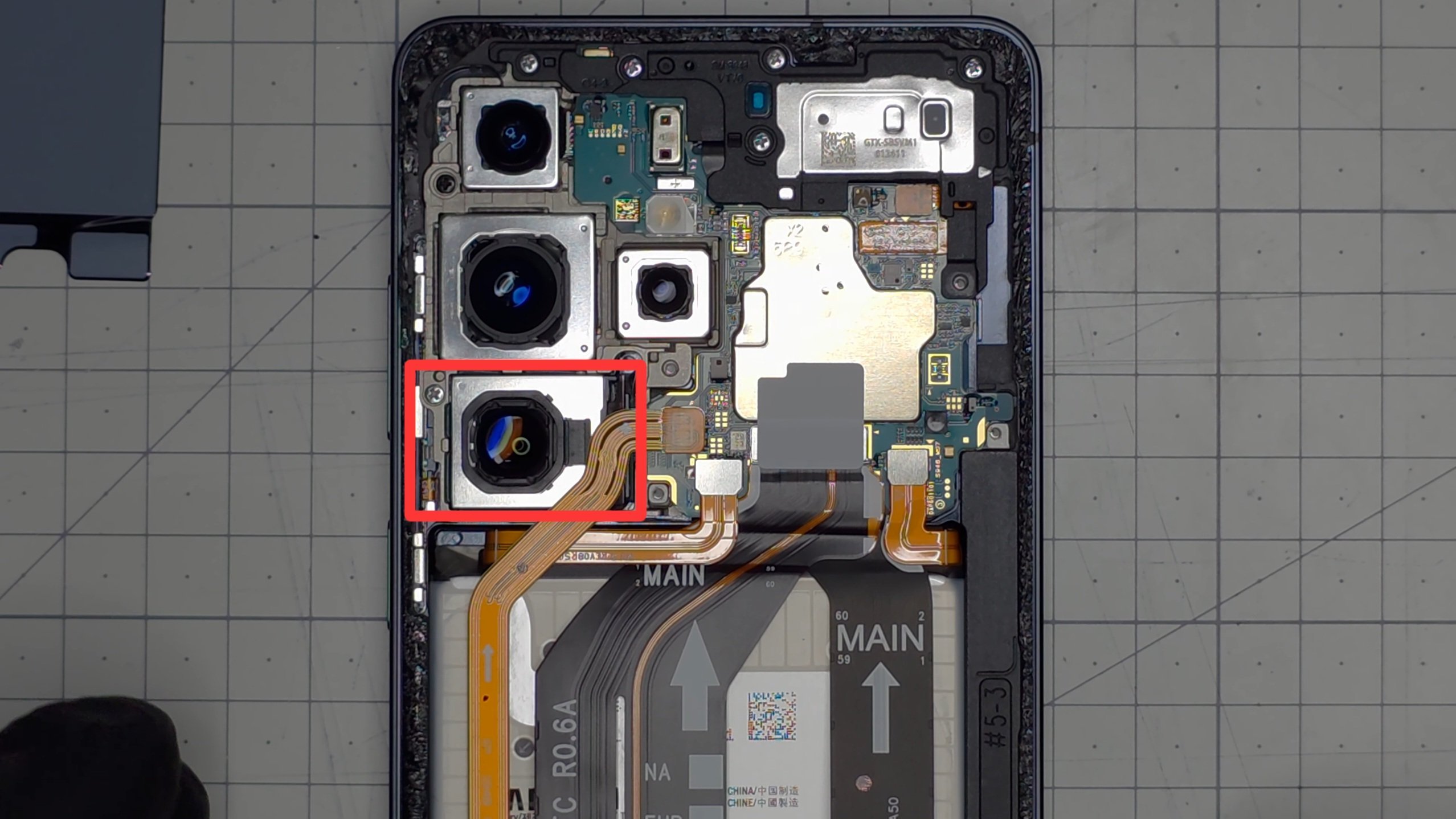 这两天看平台上各种关于 Galaxy S26 Ultra 的拆解视频，三星今天好