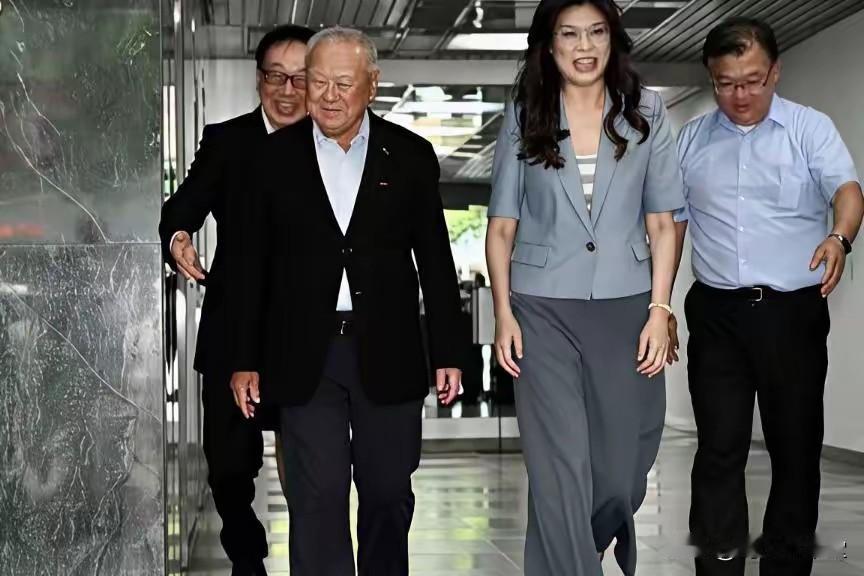 郑丽文：放弃美国幻想了吗？

中国国民党主席郑丽文近日回应媒体认为她主张两岸和平