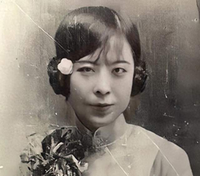 张学良最爱的女人回忆，到台湾看望少帅遭赵一荻阻拦：她看不开