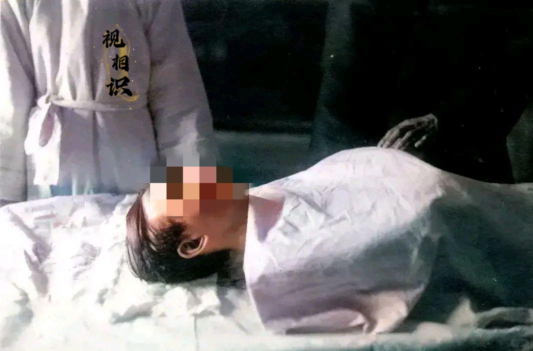 1926年，北京，邵飘萍被奉系张作霖下令杀害，他因为多次揭露奉系张作霖与日本关东...