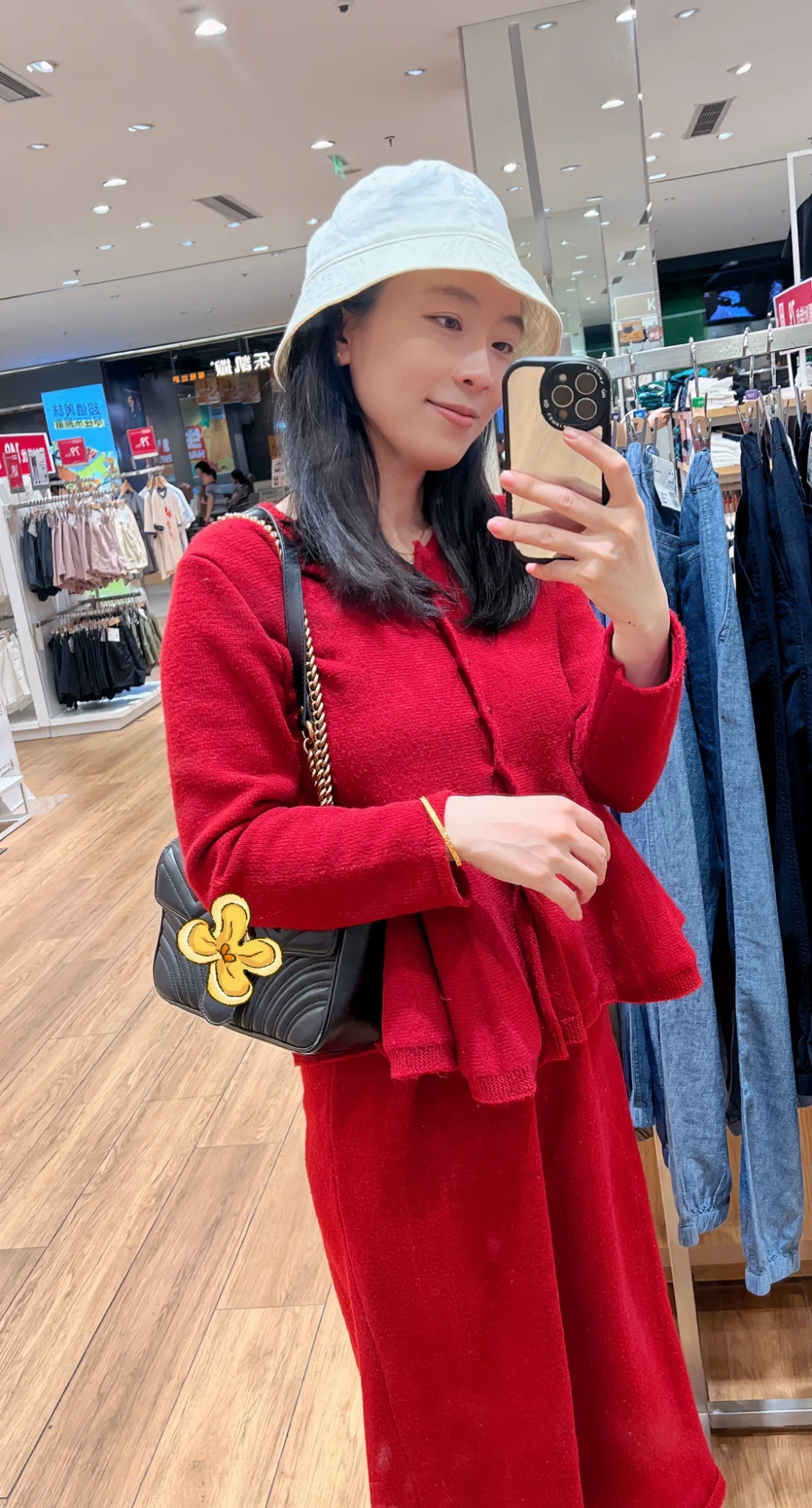 产后逛街，体重已恢复孕前。不好发朋友圈