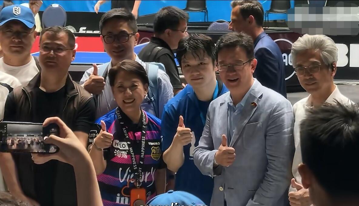 樊振东已到杜塞尔多夫训练德甲老牌豪门训练强度拉满，高密度队内对抗助力樊振东稳住顶