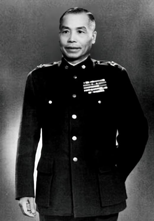 1965年，李宗仁回北京，远在台北的白崇禧看到报纸后，沉默良久，好半天才说了一句