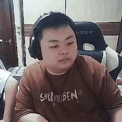 jdg今年打LCK死的真的太平淡了，就任凭对面进攻，自己一点机会不找，选择了最窝