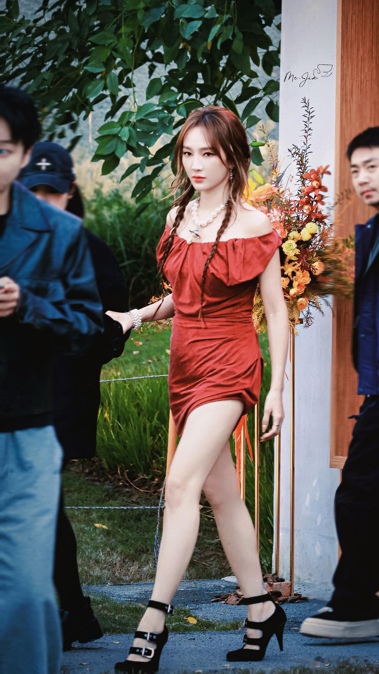 孟佳 𝟐𝟎𝟐𝟓𝟏𝟏𝟐𝟎  品牌活动

“我的公主殿下 臣来迟了”