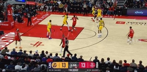 艾顿抢断卡佩拉 