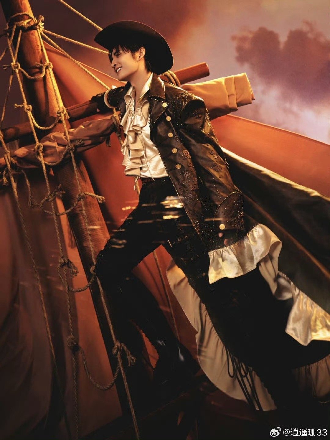 张远乘风破浪的哥哥 这组出发图确实绝，在风浪中坚定前行的画面，配上朋克感十足的造