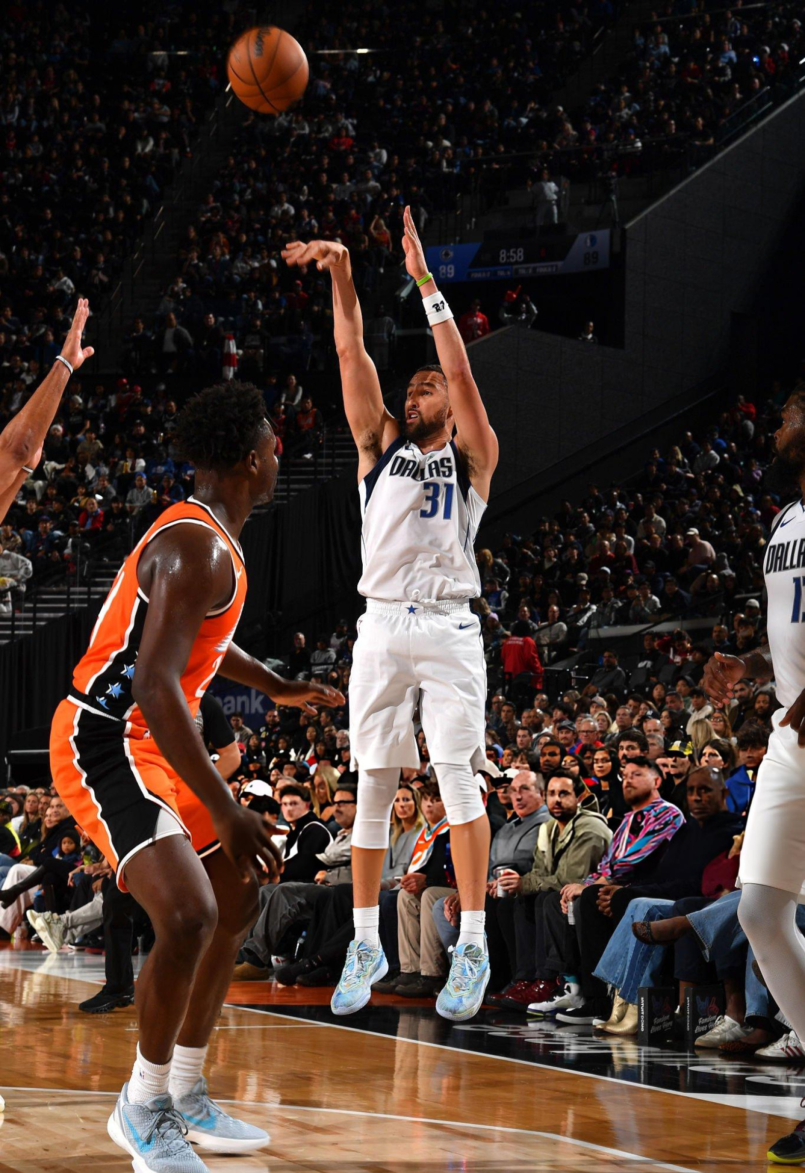 Shams：若被独行侠交易，汤普森希望加入一支有竞争力球队新赛季篮不住我的观赛搭