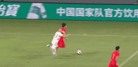 “虽然0-1小负叙利亚，但我们赢得了60％的控球和18脚射门！”
赛后，扬科维奇