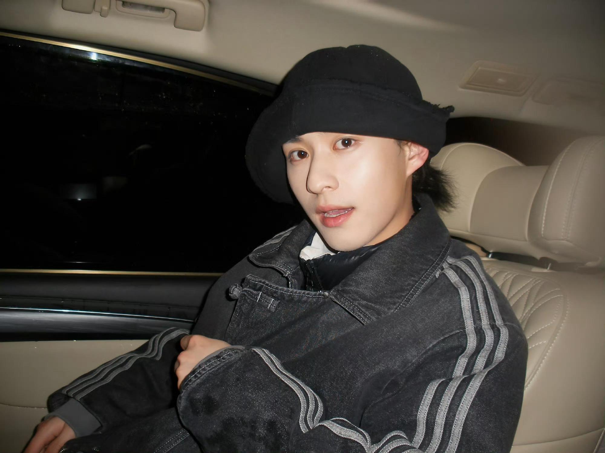 徐振轩又一次给自己补上了超绝热梗粉这么个网速快的！我就偷着乐吧