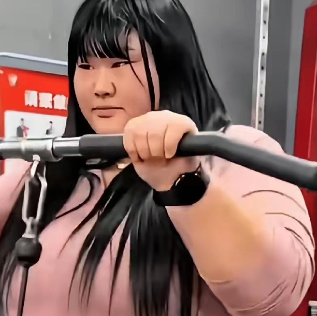 刚结婚没多久的朱雪梅，突然一头扎进减肥大业里，这究竟是为啥？原来，她因为太胖，怀