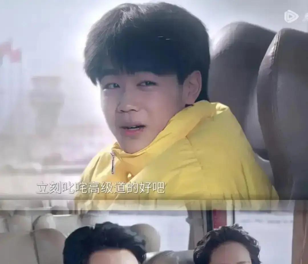 女儿一票否决豪门婚事
 
聂家千金把亲爹的订婚请柬撕了。理由简单：新娘家没有矿，