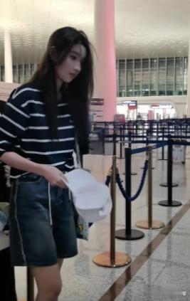 内娱又出天然美女，王玉雯大眼高鼻，笑起来超甜，骨相不输刘亦菲 ​​​