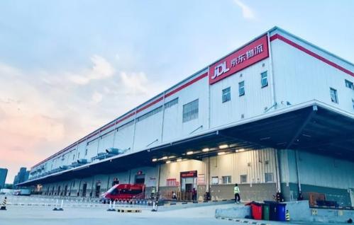 京东巴黎仓库被洗劫3个亿，很多人以为是法国治安太差，遇上了流氓。错了！真相是，这