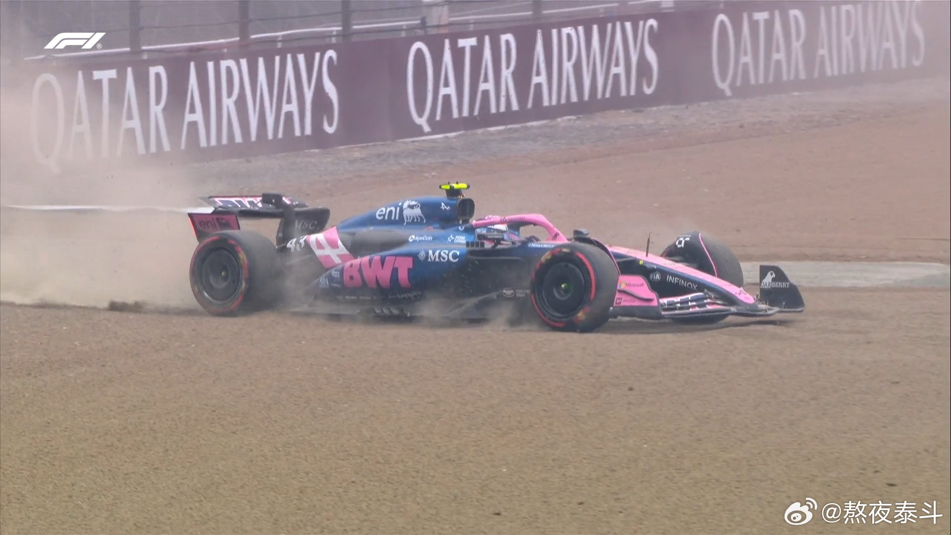 红旗！科拉平托在最后一个弯冲出了赛道！F1[超话]2025f1英国大奖赛 ​​​