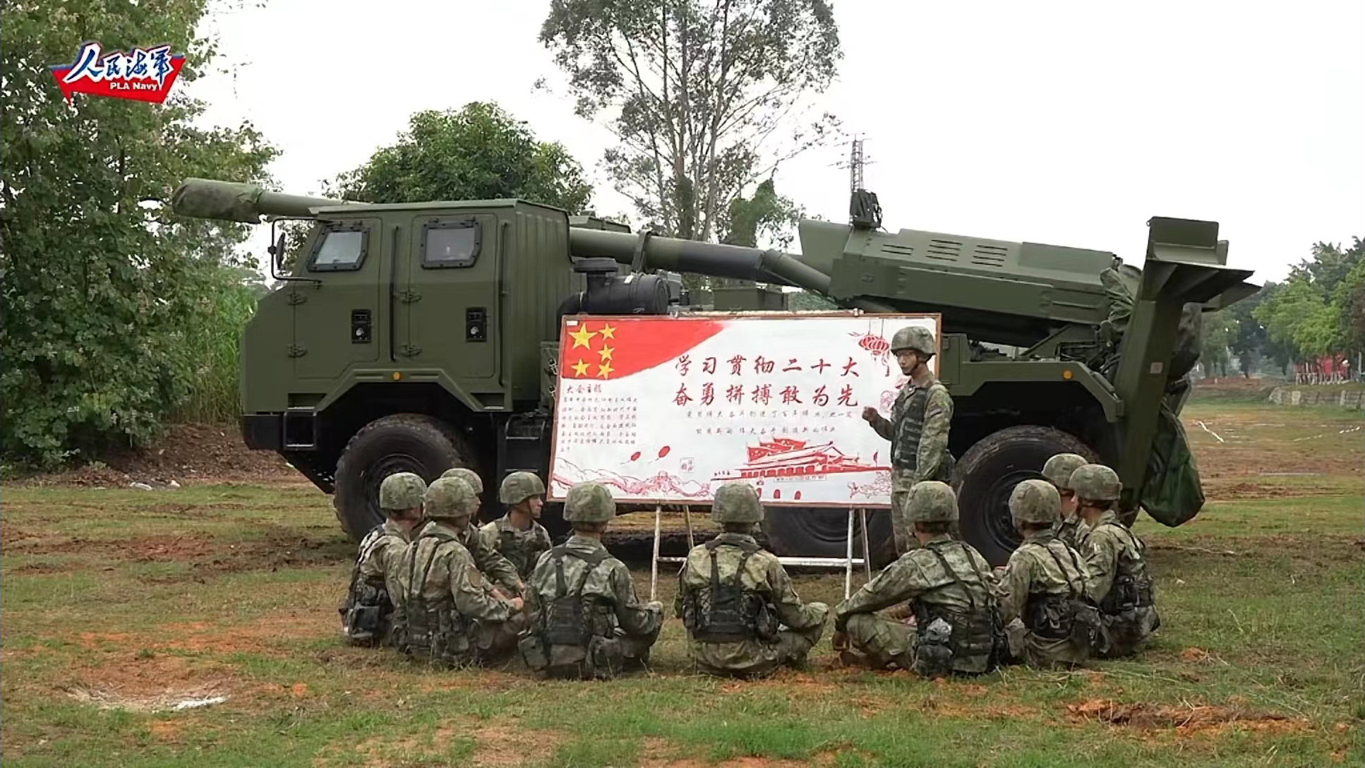 国产155mm轮式车载榴弹炮，这应该是目前综合性能最好的155mm火炮之一。在战