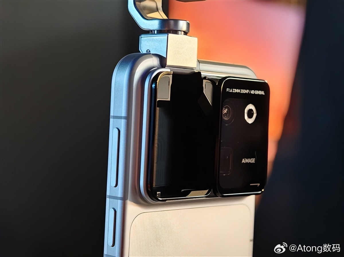 RobotPhone能让荣耀影像翻身吗算是荣耀影像差异化破局的关键一战。钛合金内