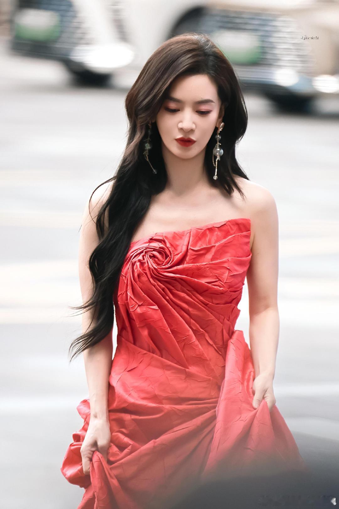 李晟把骄傲的叶凡梗玩明白了李晟回应网友玩梗花非花雾非雾打歌2026不愧是李晟！主