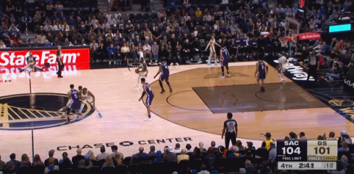 还得是你！库里关键时刻一投一助带走比赛！
在今天NBA常规赛勇士对阵国王的第四节