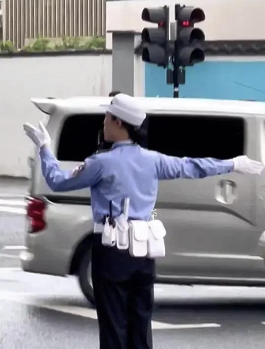 目前‌没有权威公开资料明确证实2026年会统一配发辅警新款战术腰带。

‌辅警装