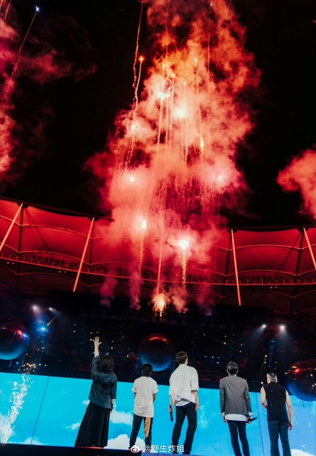 五月天之前说取消了3月24日的演出，现在出来说原来当天会有一场特别演出啊，是免费