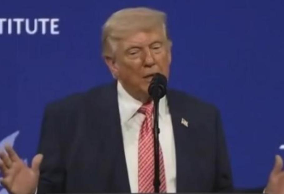 特朗普曾警告全世界：你们可以不喜欢中国，甚至你们也可以不尊重中国，但是你们不得不