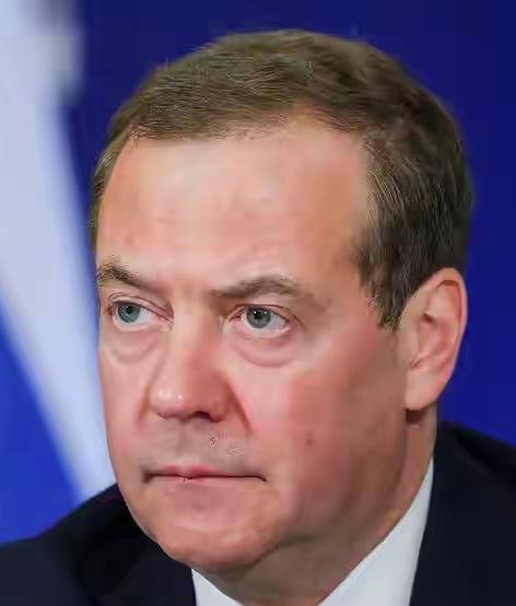 俄乌战争时间已超过了苏德战争时间了，一干多公里战线互相胶着。从那看到胜利曙光了，